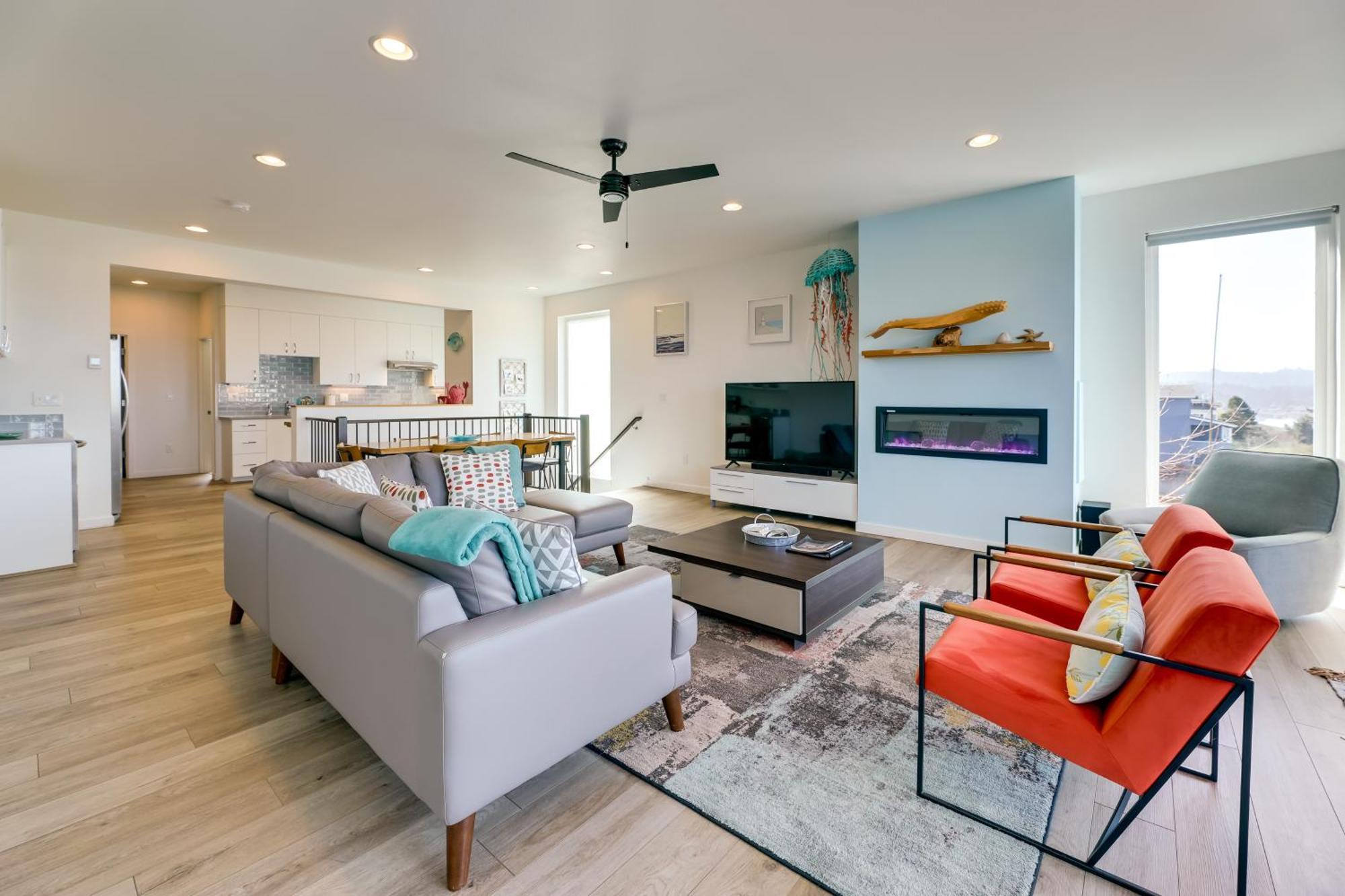 Scenic Depoe Bay Townhome With Deck Less Than 1 Mi To Parks! Bagian luar foto