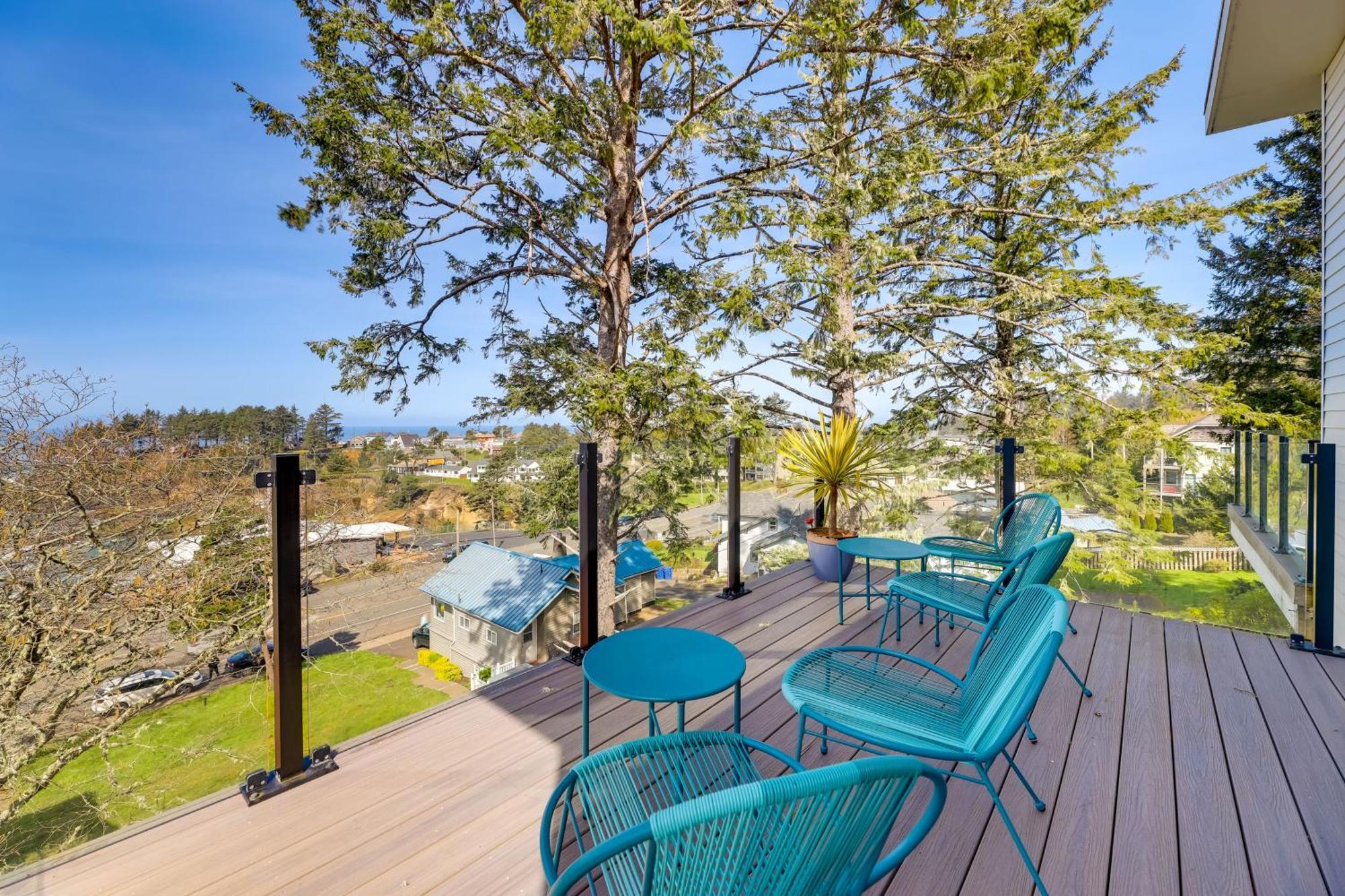 Scenic Depoe Bay Townhome With Deck Less Than 1 Mi To Parks! Bagian luar foto