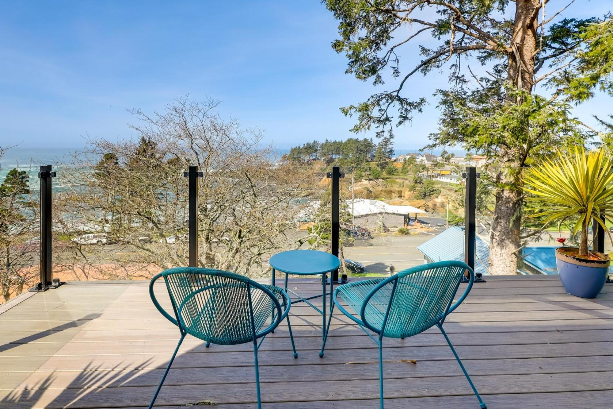 Scenic Depoe Bay Townhome With Deck Less Than 1 Mi To Parks! Bagian luar foto