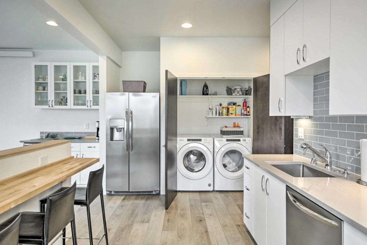 Scenic Depoe Bay Townhome With Deck Less Than 1 Mi To Parks! Bagian luar foto